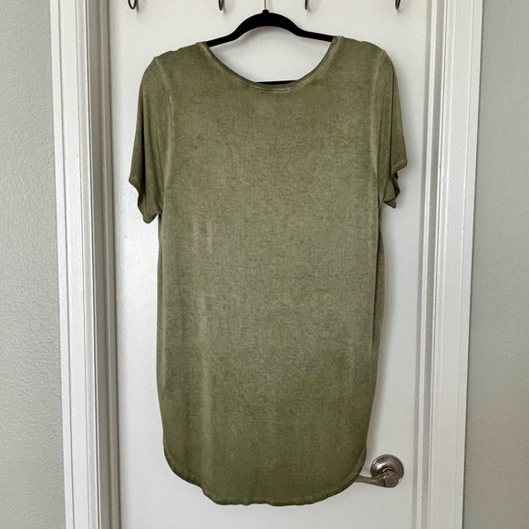 Seven7 • Sage Green Crisscross V-Neck Top, High-Low Hem, Women’s Size Large - Picture 7 of 16